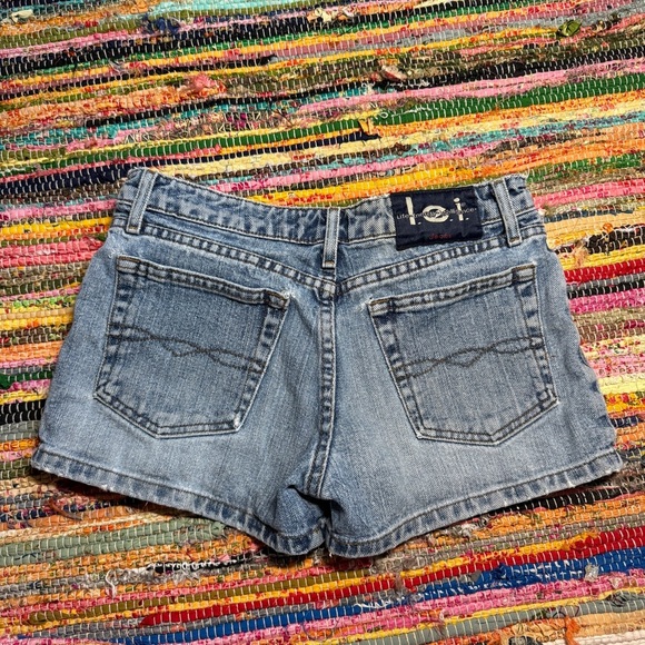 vintage y2k l.e.i. medium wash low rise denim shorts size 28 - Picture 3 of 4